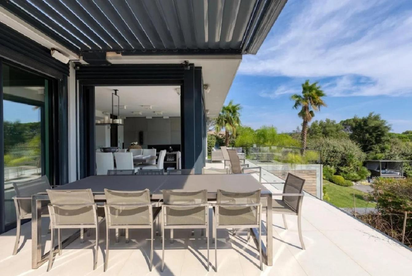 Thivie Villa